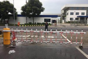 Lắp đặt thanh chắn cổng