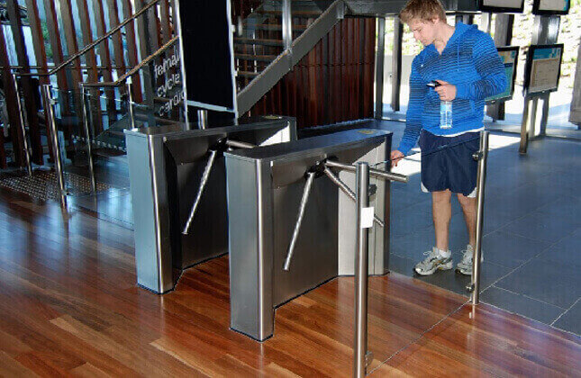 kiểm soát người đi bộ