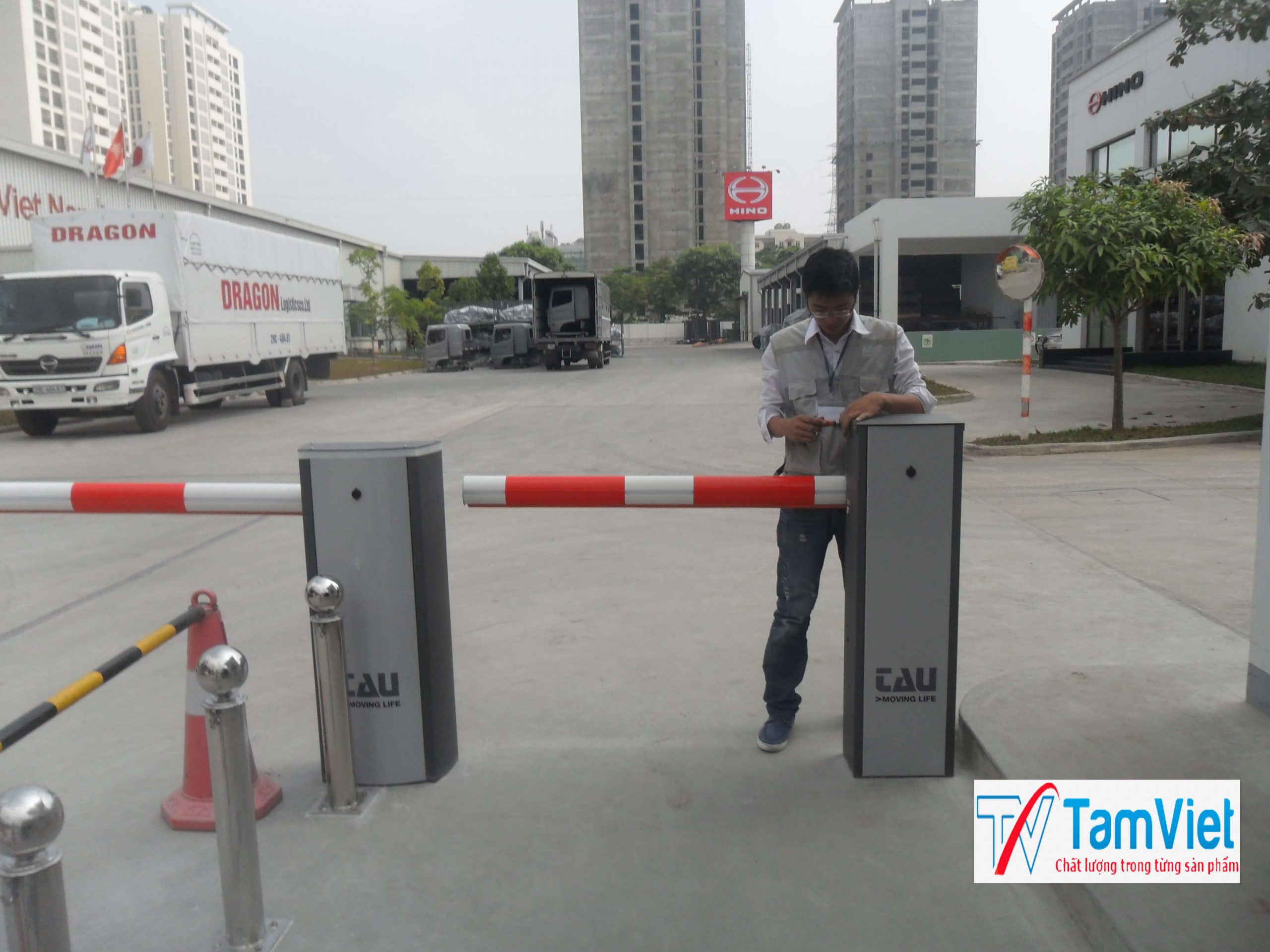 Lắp đặt barie tự độngTAU